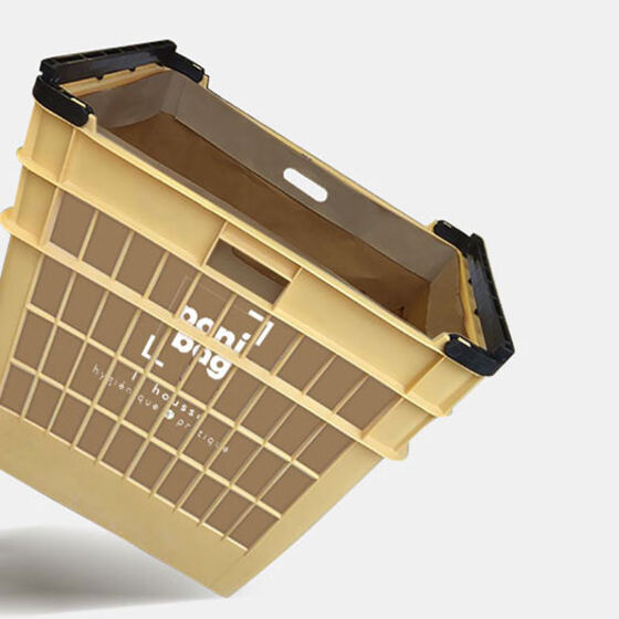 La housse Panibag en kraft alimentaire, installée dans une manne à pain